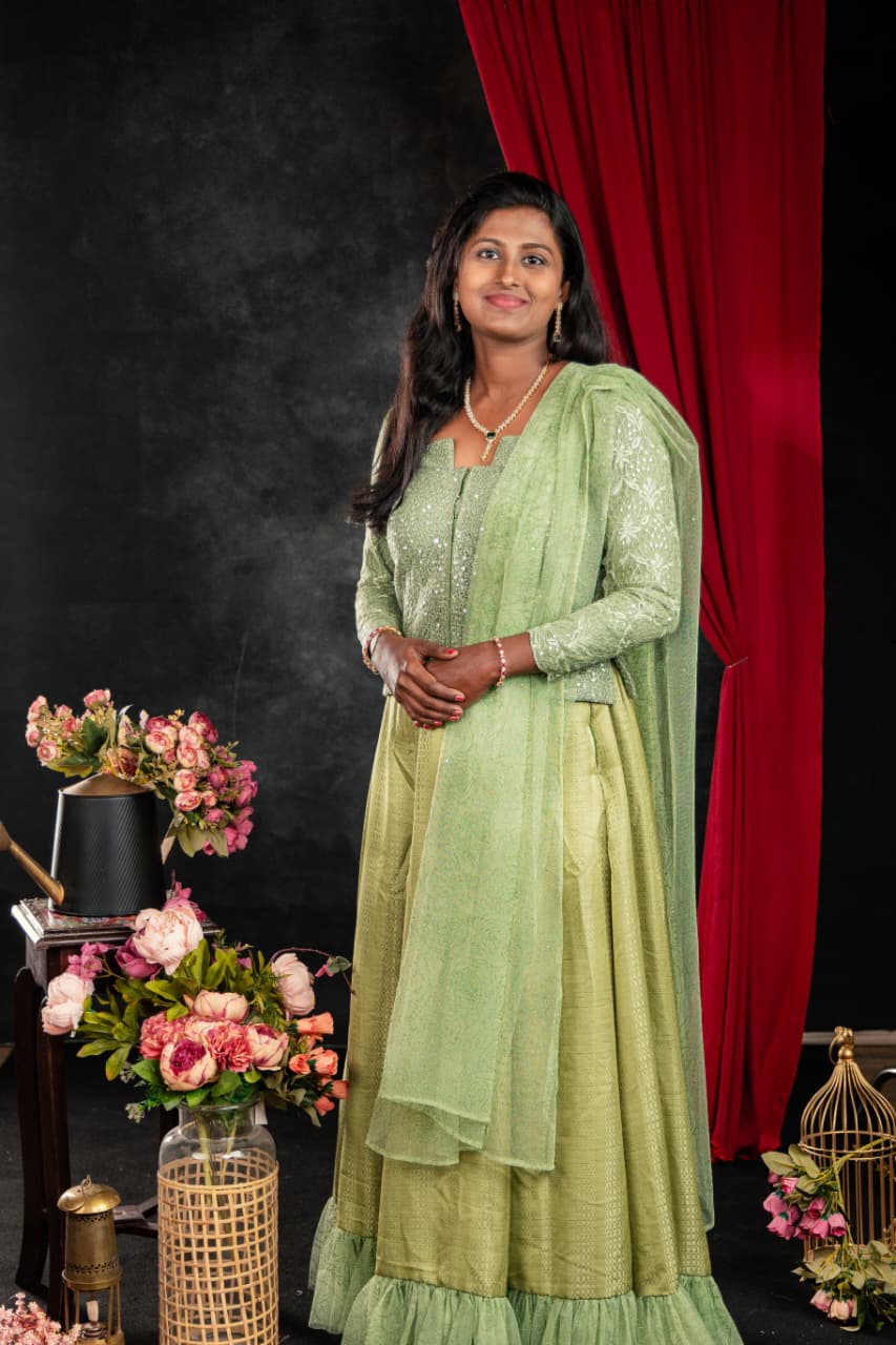 Isha Skirt Set - Image 2